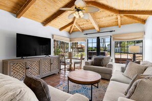 Smart TV, fireplace, table tennis