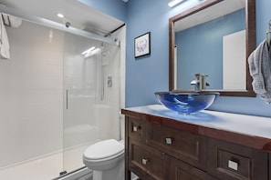 House, Multiple Beds (Campfire Turtle Mound) | Bathroom - Campfire Turtle Mound (New Smyrna Beach)