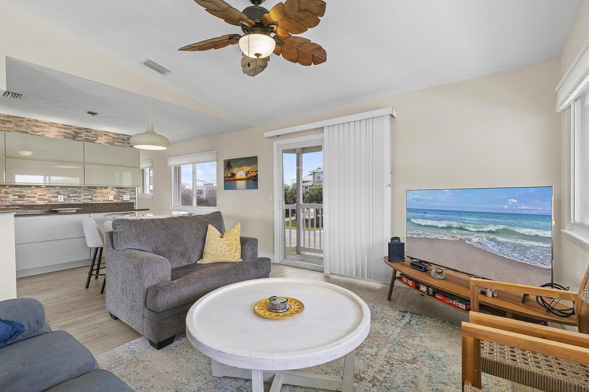 Casa, varias camas (Campfire Turtle Mound) | Área de sala de estar