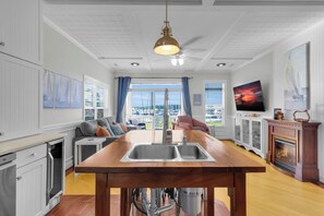 Interior - Captain and All His Crew (New Bern)