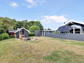 House | Outdoor dining