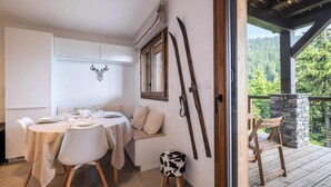 Outdoor dining - 3-room Apartment in the Canopy Residence, Building B (Cohennoz)