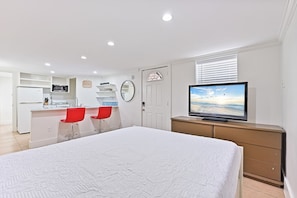 Iron/ironing board, WiFi, bed sheets - Low Tide | Studio Apartment Near UTMB and Seawall (Galveston)