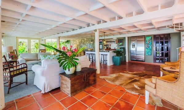 Chalet, 2 keskisuurta parisänkyä, poreamme, vuoristonäköala (Chalet Lulu) | Oleskelualue