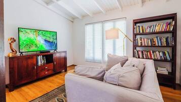 Chalet, 2 Katil Ratu (Queen), Hot Tub, Mountain View (Chalet Lulu) | Ruang tamu