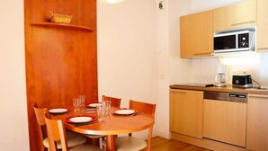 Dining - Apt Ndeg120 - 2nd Floor - Gavarnie Building (Bagnères-de-Bigorre)