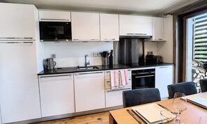 Fridge, microwave, oven, coffee/tea maker - Apartment in Les Gets With Pool Access (Les Gets)