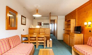 Living area - Arpason 46 (Les Allues)