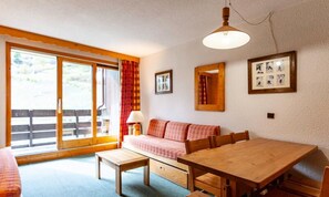 Living area - Arpason 46 (Les Allues)
