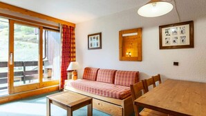 Living area - Arpason 46 (Les Allues)
