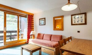 Living area - Arpason 46 (Les Allues)