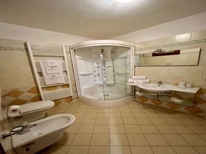 Apartment | Bathroom