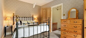 Pendre Farmhouse, Llwyndafydd