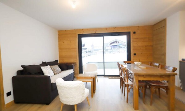 Living area - The Cosmics (Les Houches)
