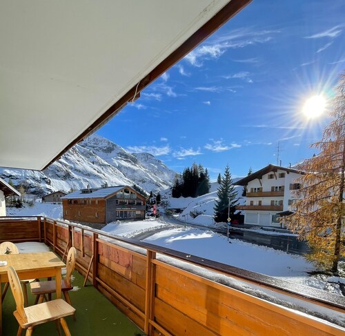 Haus Wallis - Apartment Zaubersee - Ski-In and Out at Ski Arlberg