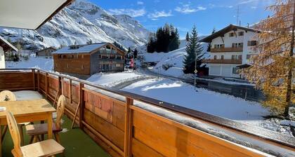 Haus Wallis - Apartment Zaubersee - Ski-In and Out at Ski Arlberg