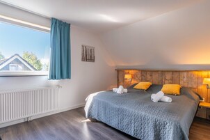 Villa | 4 bedrooms, individually furnished, iron/ironing board, bed sheets