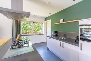 Villa | Cocina privada | Trona infantil