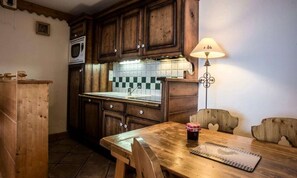 Fridge, microwave, dishwasher, coffee/tea maker - Roselend B1C (Bourg-Saint-Maurice)