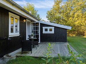 House | Outdoor dining - 5 Star Holiday Home in Saeby (Sæby)