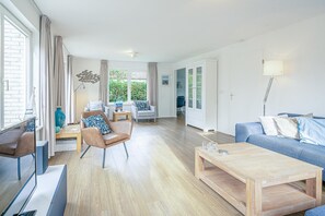 House | Living room - Charming Villa Near the sea and Forest (De Koog)