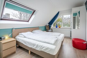 Casa | 2 dormitorios, mobiliario individual, ropa de cama