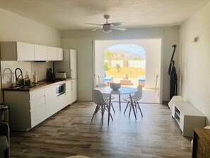 Dishwasher - Bo-Aime, 1 bedroom apartment on the beach with shared pool! (Marigot)