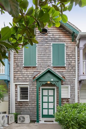 تفاصيل الفندق من الخارج