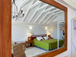 1 bedroom, in-room safe, WiFi, bed sheets - Studio Palm Court with shared pool behind Orient Beach (Collectivity of Saint Martin)