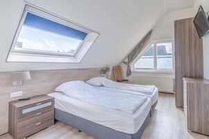 3 habitaciones y muebles diferentes 