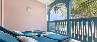 Villa Flamingo, 2 bedroom beach house, sea view!!!