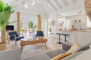 Living area - Villa Essentielle, cozy vacation home 3 bedrooms and pool! (Cul-de-Sac)