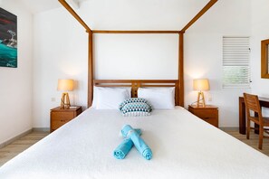 4 bedrooms, iron/ironing board, WiFi, bed sheets - Villa Tintamare, 4 bedrooms, private pool and amazing views! (Grand Case)