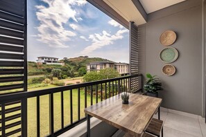 Outdoor dining - Zimbali Lakes Studio | Rooftop Pool, Balcony (Westbrook)
