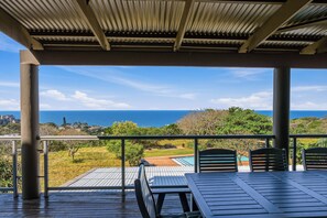 Outdoor dining - Simbithi Coastal Escape | Luxury with Ocean Views (Dolphin Coast)