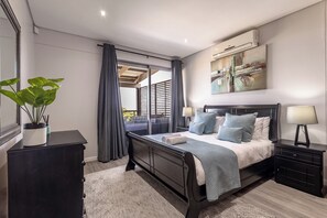 4 habitaciones, tabla de planchar con plancha, internet y ropa de cama