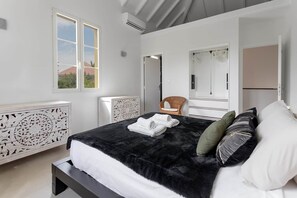 Iron/ironing board, WiFi, bed sheets - Villa Sunlight, 2 bedrooms with private pool behind Orient Beach (Collectivity of Saint Martin)