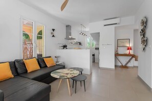 Living area - Villa Sunlight, 2 bedrooms with private pool behind Orient Beach (Collectivity of Saint Martin)