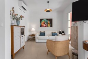 Living area - Villa Sunlight, 2 bedrooms with private pool behind Orient Beach (Collectivity of Saint Martin)