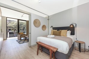 1 chambre, coffres-forts dans les chambres, fer et planche à repasser