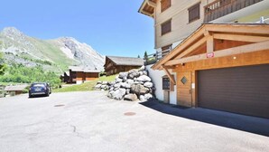 Exterior - Raiches 4: Cozy Bohemian Apartment in Outalays (Le Grand-Bornand)