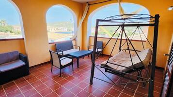 Apartment | Terrace/patio