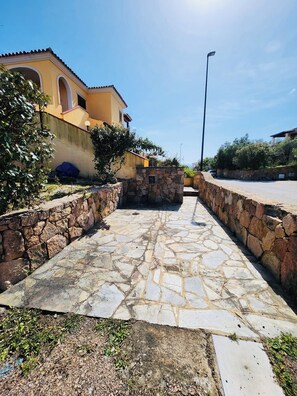 Parking - Casa Vacanza The Swing Lu Fraili (San Teodoro)