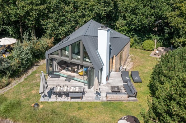 Villa | Outdoor dining