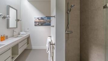 Villa | Bathroom | Bathtub