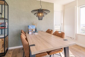 Apartment | Dining - 4 Person Apartment With sea View (De Koog)