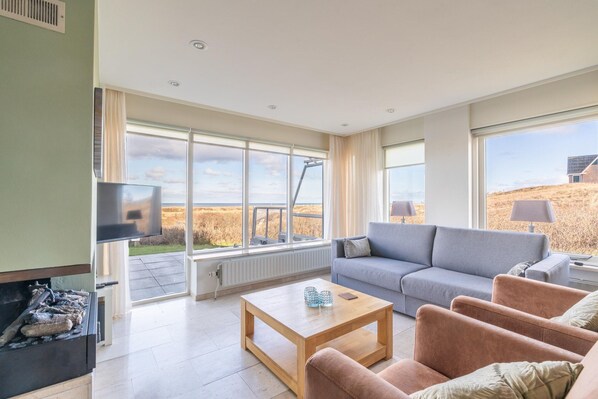 Apartment | Living room - 2 Person sea View Apartment With Sauna (De Koog)
