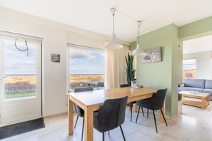 Apartment | Dining - 2 Person sea View Apartment With Sauna (De Koog)