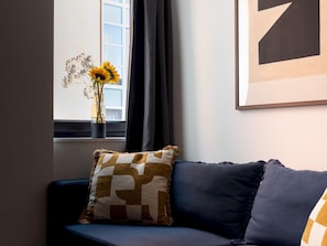 TV - Cosy Riverside Apartment/ Pass The Keys (Lincoln)