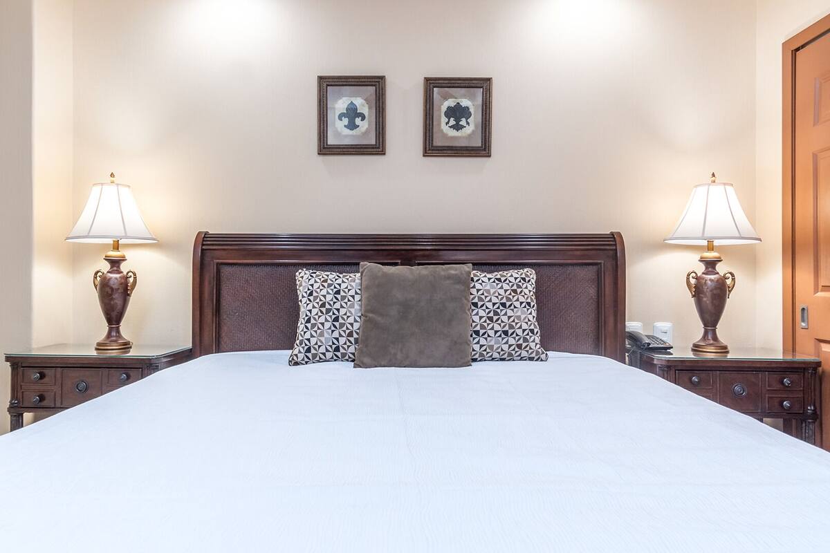 Condo, 1 King Bed with Sofa bed, Balcony, Ocean View (Las Palomas Resort Topaz 402) | 1 bedroom, iron/ironing board, individually decorated